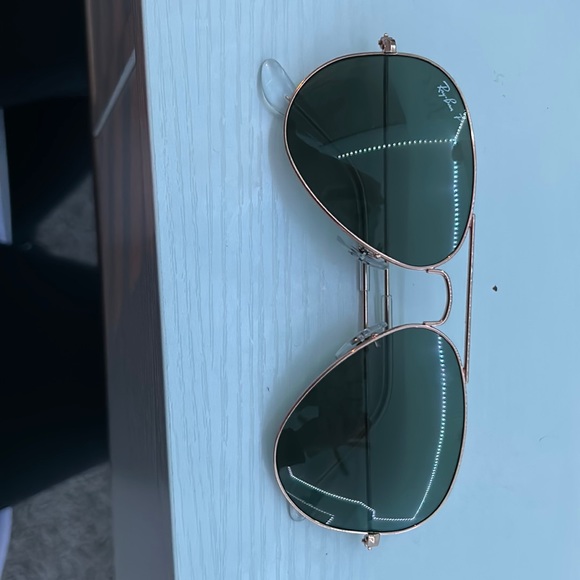 Ray-Ban 2132 Bifocal Reading Sunglasses – ReadingGlasses.com Ray-band sunglasses that have no scratchs like brand new Snug fit and look great
